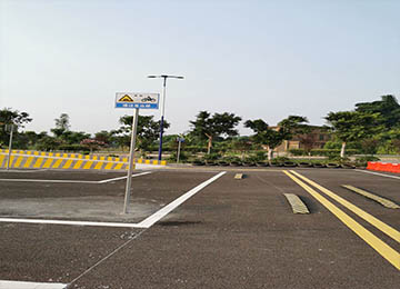 繞樁時不要把轉向轉死，注意以下事項